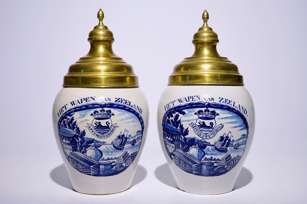 An exceptional pair of Dutch Delft blue and white tobacco jars &quot;Het Wapen van Zeeland&quot;, 18th C.