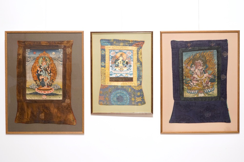 Een lot van drie thangkas, Tibet of Nepal, 19/20e eeuw