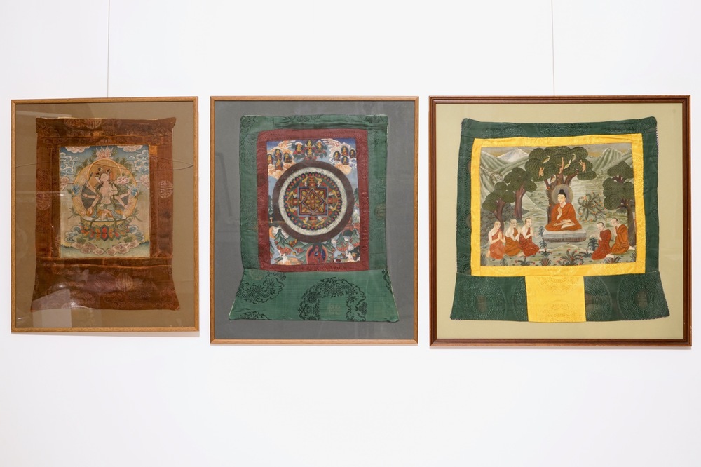 Een lot van drie thangkas, Tibet of Nepal, 19/20e eeuw