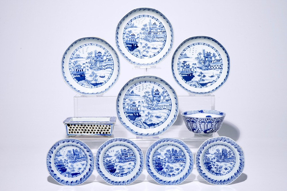 EIght Chinese blue and white plates, a bowl and a jardiniere, 18/19th C.