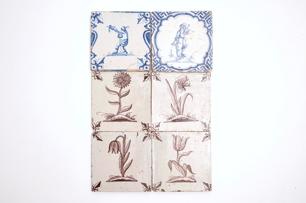 Deux carreaux en fa&iuml;ence de Delft bleu et blanc, 17&egrave;me, et quatre carreaux floraux en mangan&egrave;se, 18&egrave;me