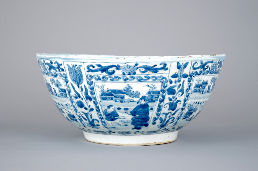 A Chinese blue and white kraak porcelain bowl with landscape designs, Ming, Wanli