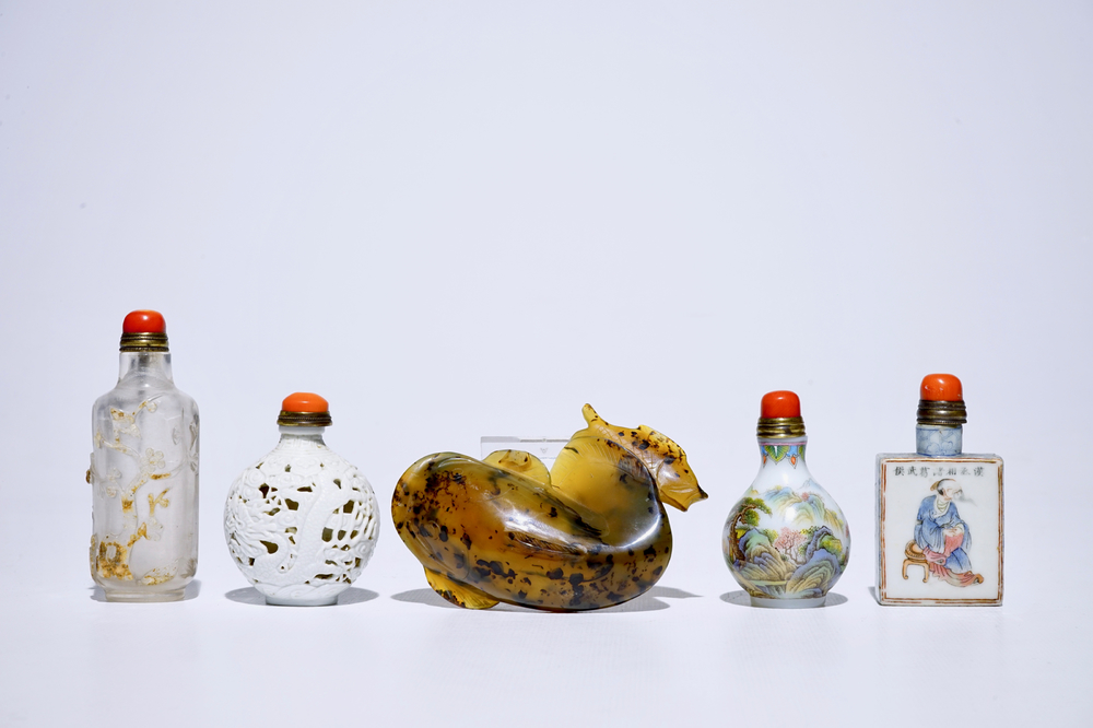 Five various Chinese snuff bottles, 19/20th C.