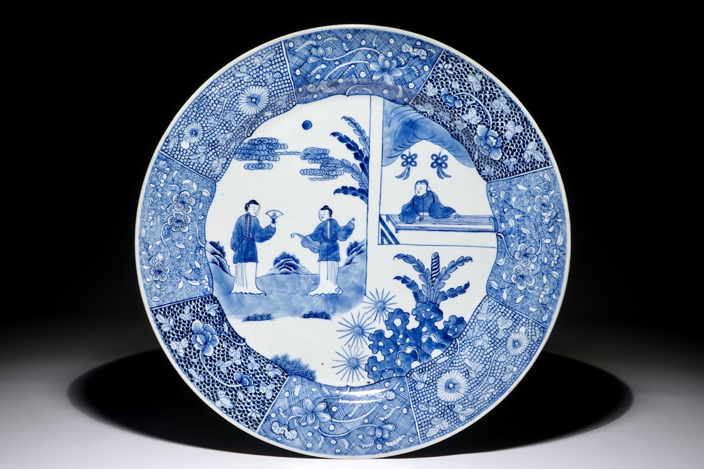 A Chinese blue and white charger with a scene from &quot;The Romance of the Western Chamber&quot;, Qianlong