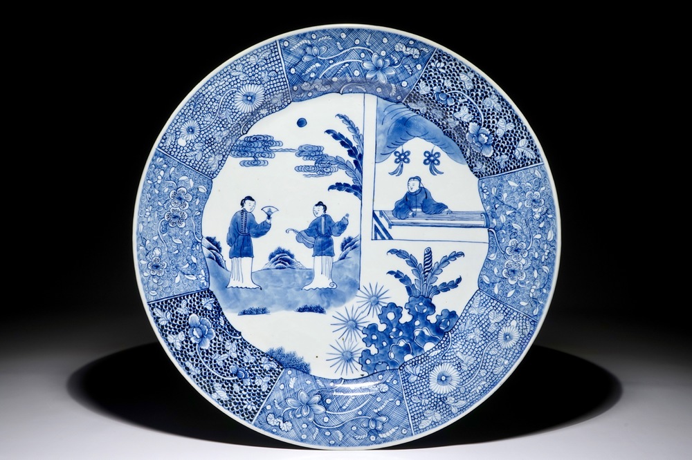 A Chinese blue and white charger with a scene from "The Romance of the Western Chamber", Qianlong