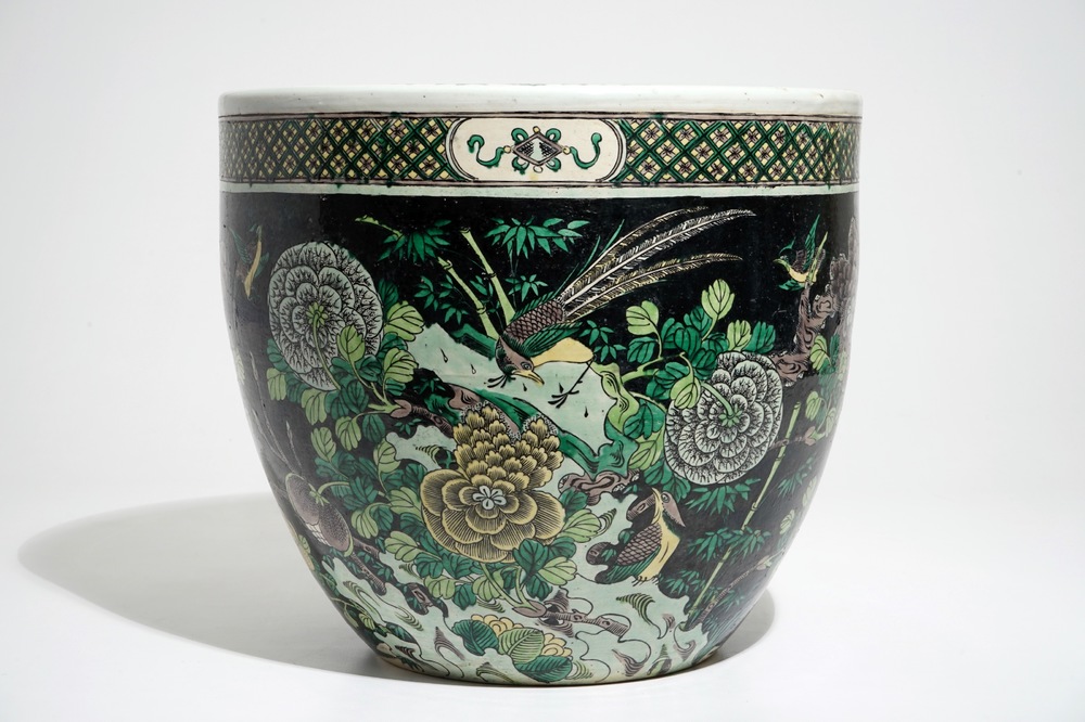 A Chinese famille noire fish bowl, 19/20th C.