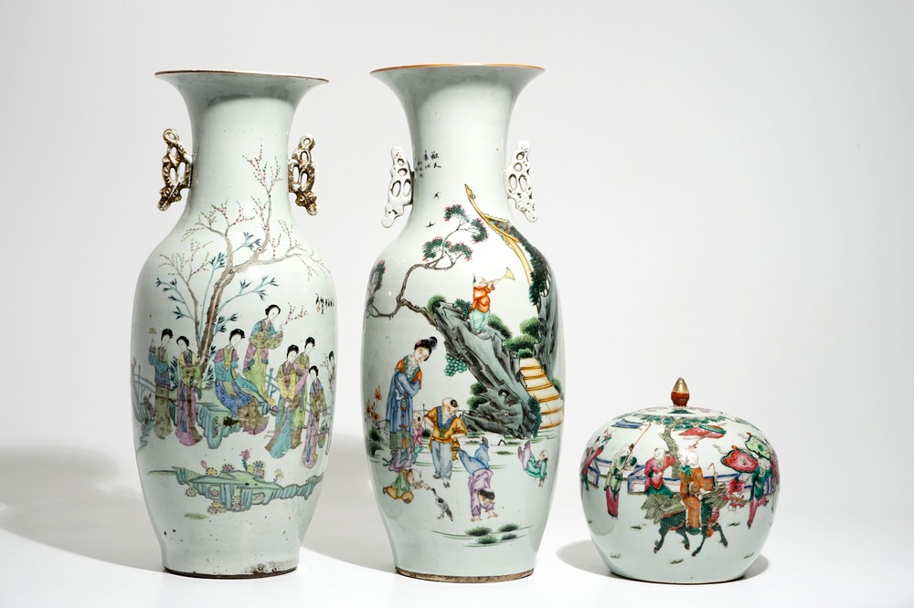 Deux grands vases et un pot couvert en porcelaine de Chine famille rose, 19/20&egrave;me