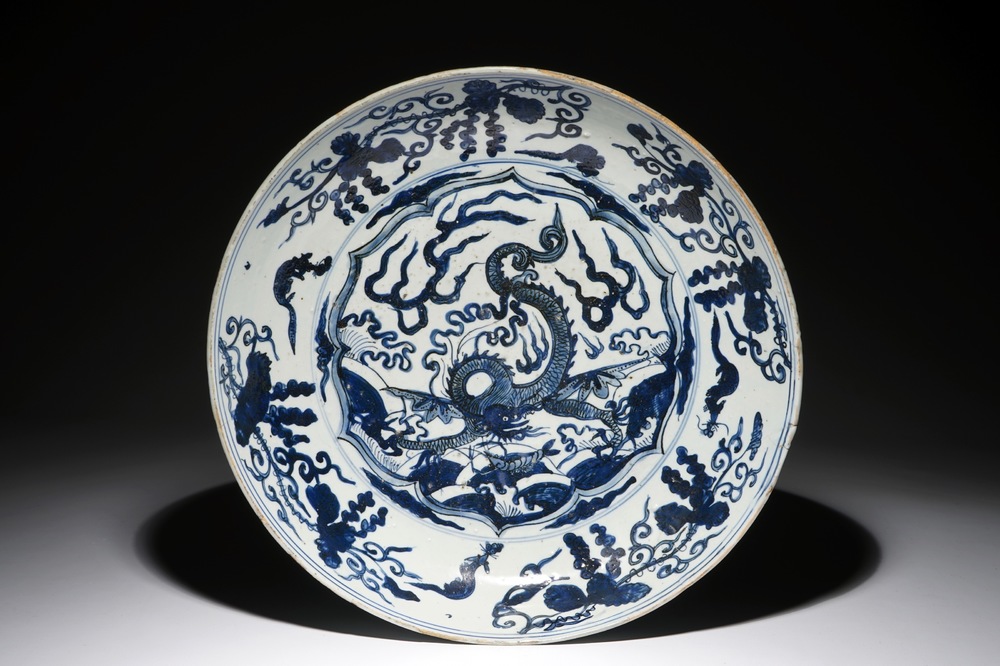 A very large Chinese blue and white dragon dish, Jiajing