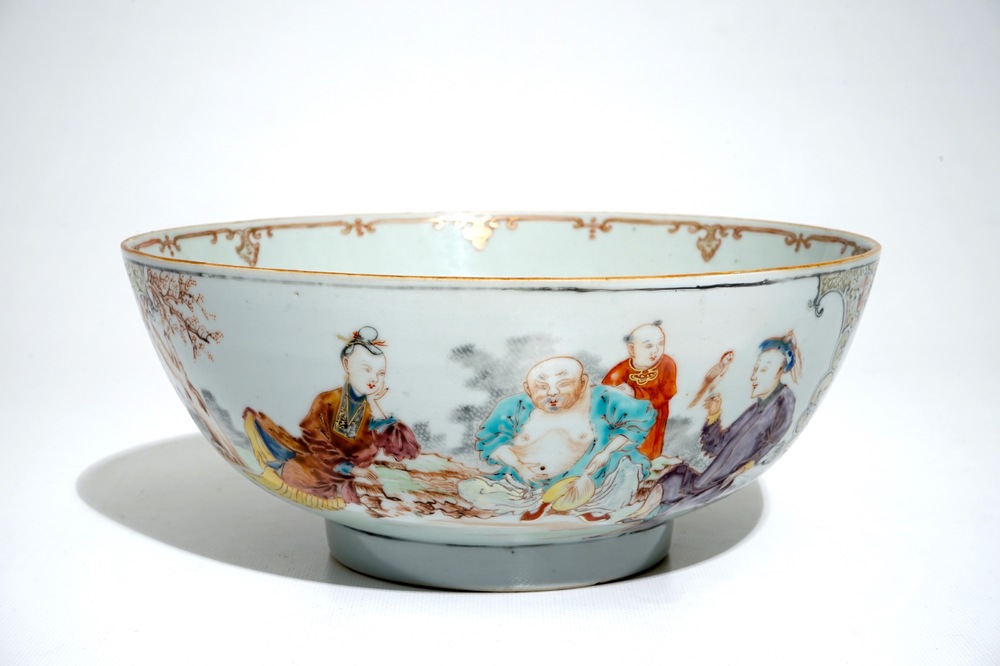 A Chinese famille rose mandarin bowl with figural design, Qianlong