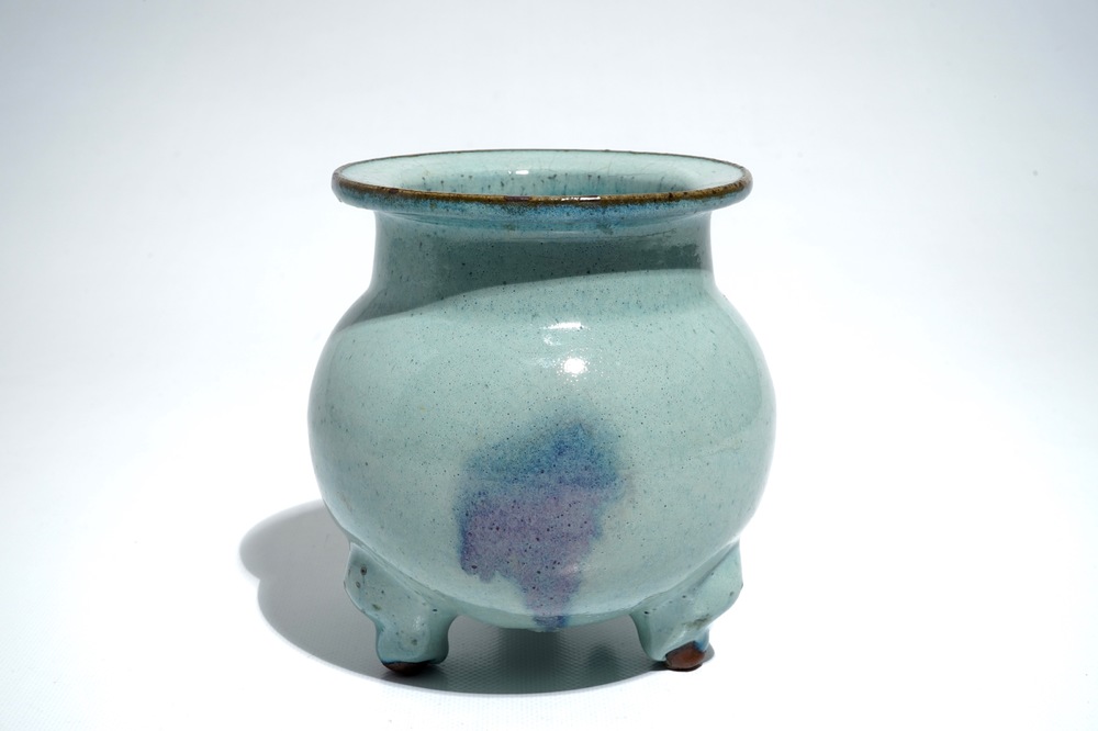 A small Chinese junyao-glazed tripod censer, 19th C.