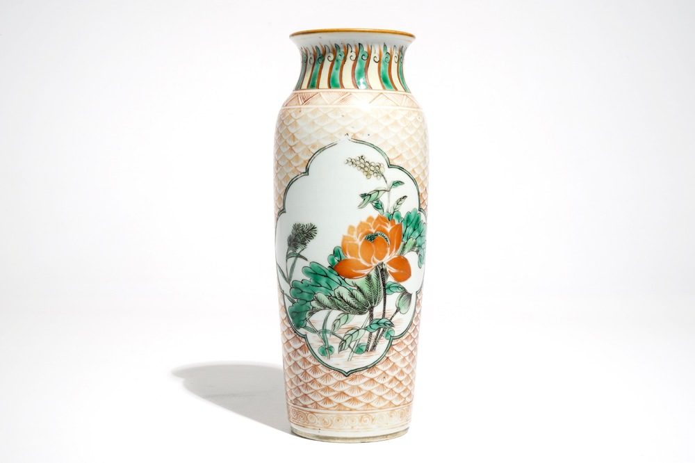 A Chinese wucai rouleau vase with floral medallions, Transitional period