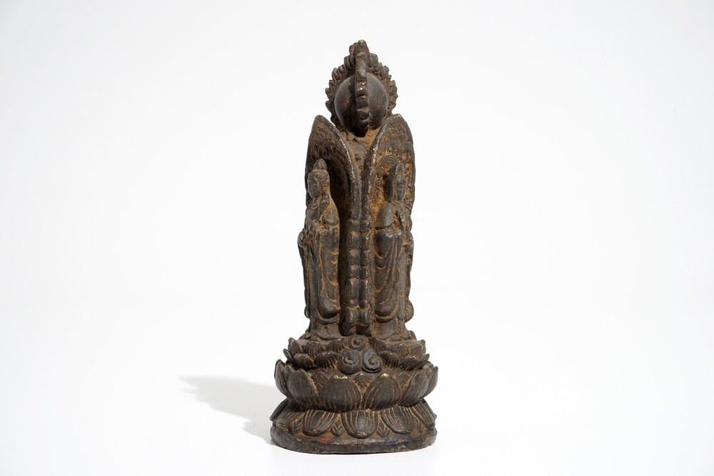 Un groupe d'une triple divinit&eacute; en bronze, Chine ou Tibet, Dynastie Ming