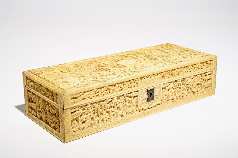 A large rectangular Chinese carved ivory casket, Canton, 19th C.