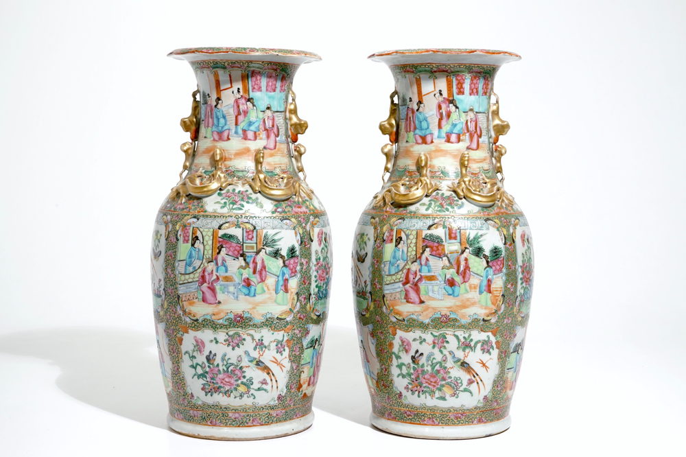 A pair of Chinese Canton rose medallion vases, 19th C.