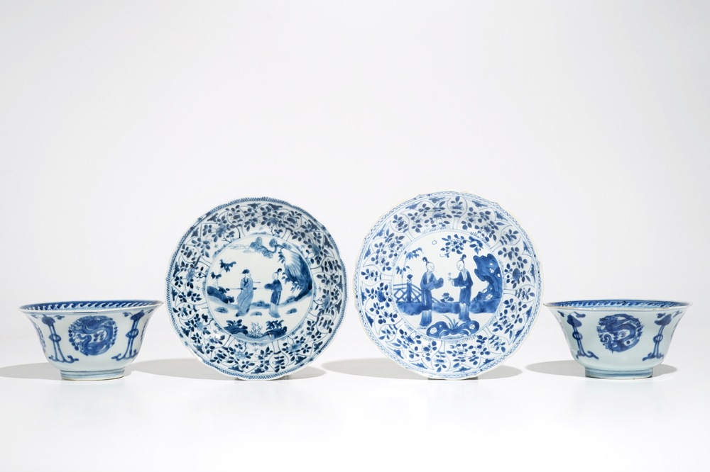 A pair of Chinese blue and white dragon bowls and a pair of Long Eliza plates, Kangxi