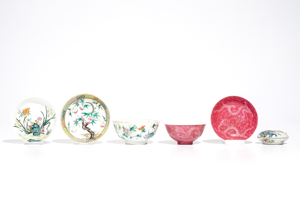 Three Chinese famille rose cups, two saucers and a seal paste box, 19/20th C.