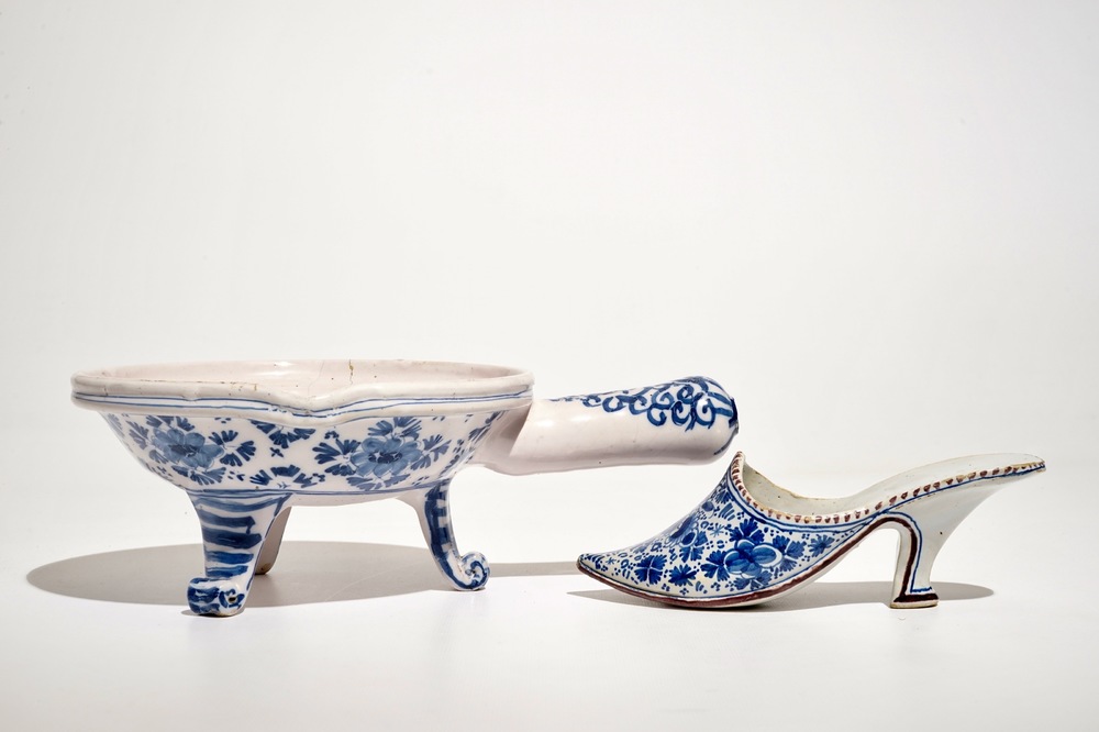 A Dutch Delft blue and white model of a slipper and a chafing dish, 18th C.