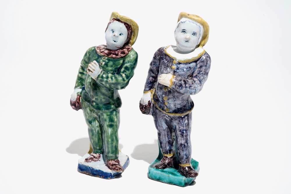 Deux figures de bonhommes en fa&iuml;ence polychrome de Bruxelles, 18&egrave;me