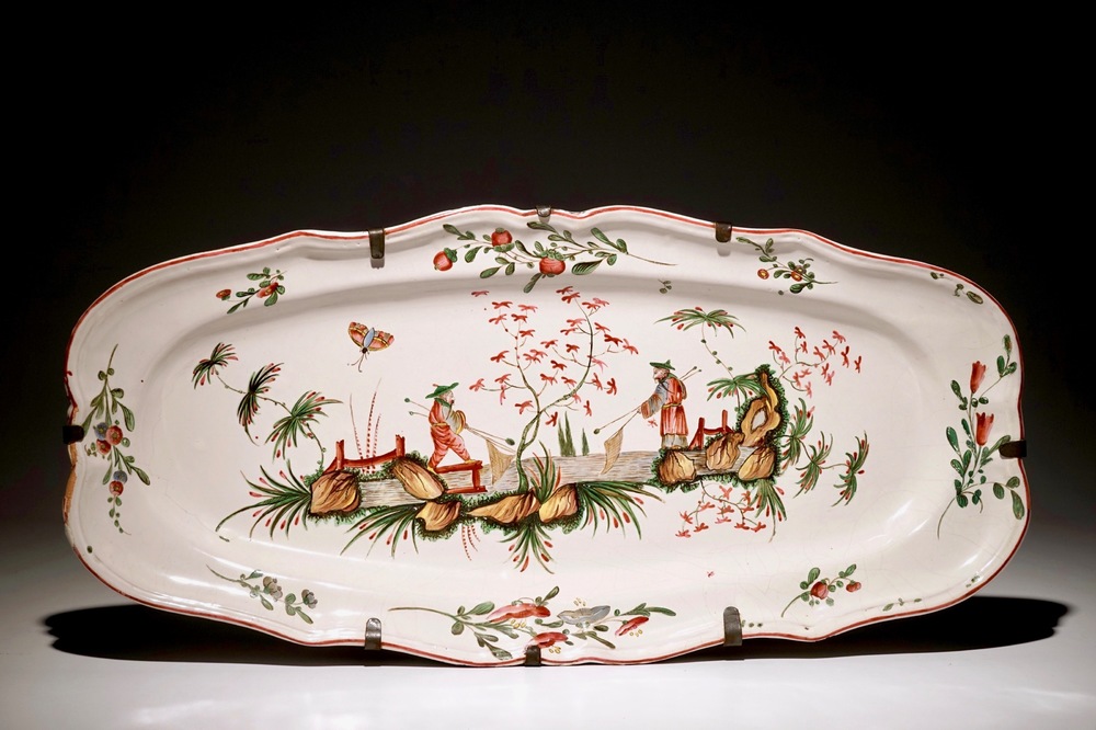 An exceptionally large French faience oval chinoiserie dish, Luneville, 18th C.