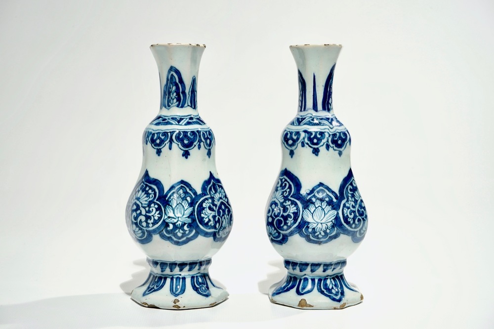 A pair of Dutch Delft blue and white vases, 17th C.