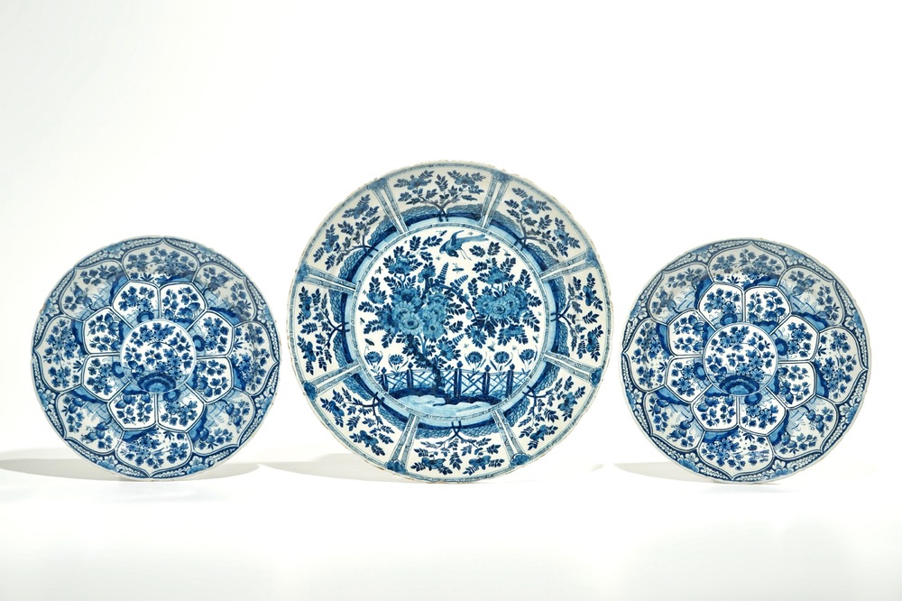 Three Dutch Delft blue and white chinoiserie dishes, 17/18th C.