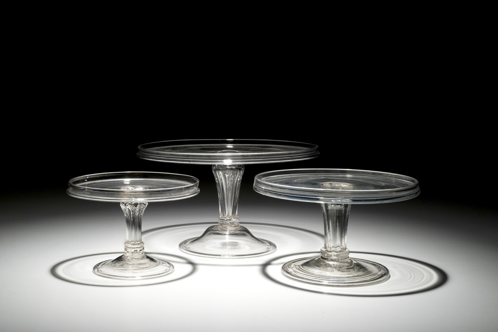 Three ascending English glass tazza on stem, 19th C.