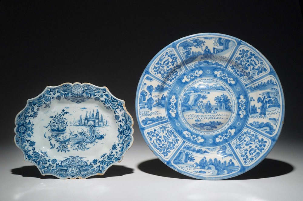 Un plat ovale &agrave; bord contourn&eacute; et un plat chinoiserie en fa&iuml;ence de Delft bleu et blanc, 17/18&egrave;me