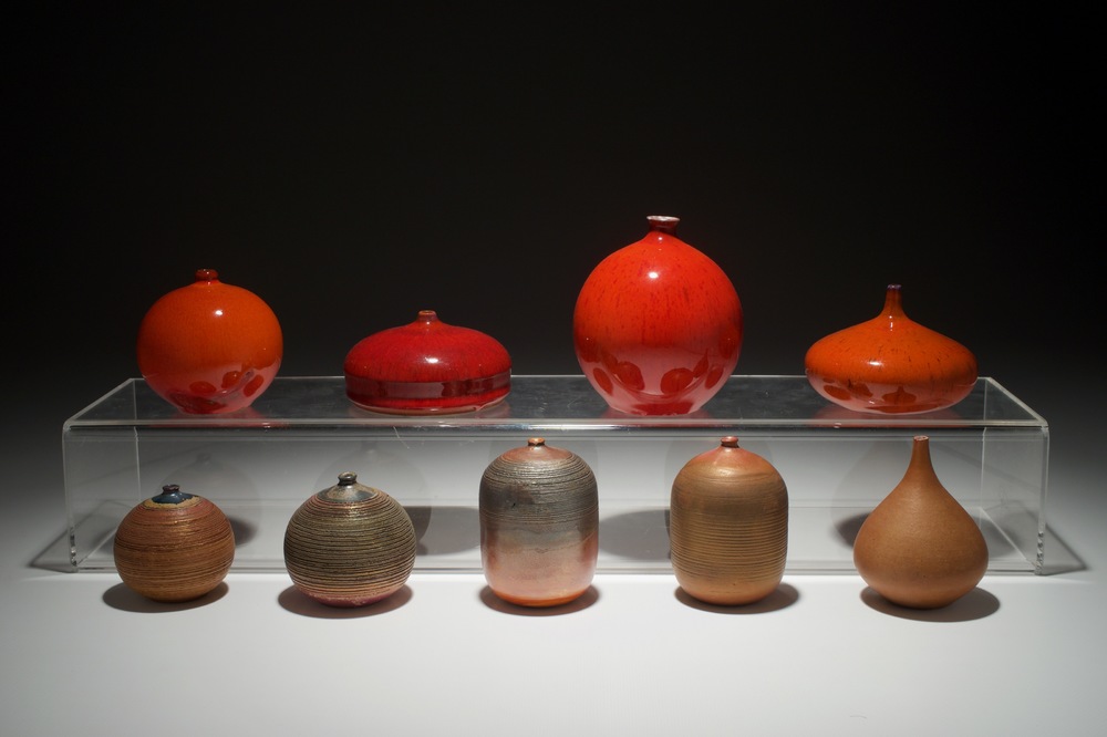 Negen modernistische vaasjes met diverse rode en bruine glazuren, Perignem en Amphora, 2e helft 20e eeuw