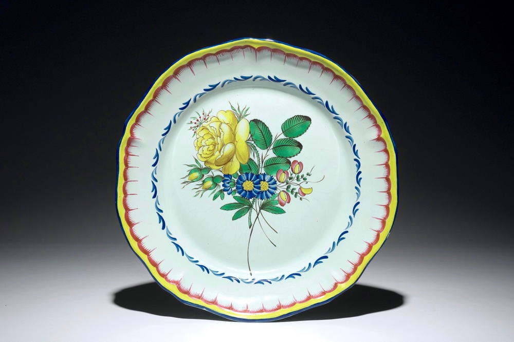 A fine French faience dish with floral design, Les Islettes, Dupr&eacute; period, 1st half 19th C.