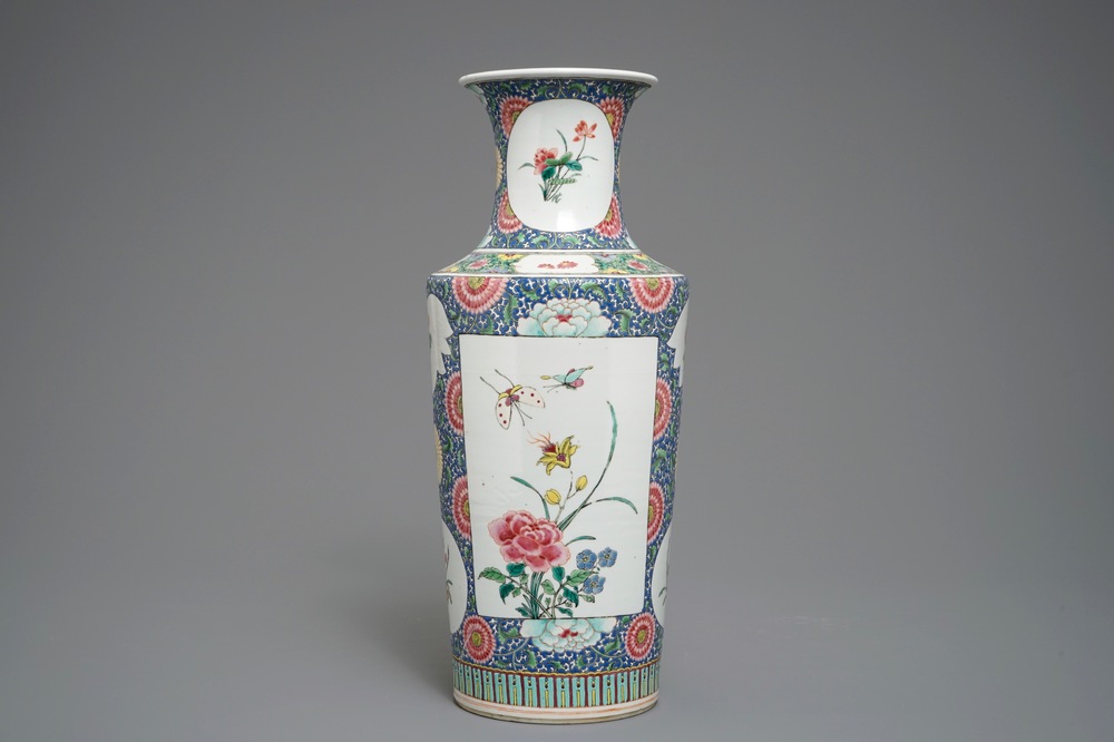A Chinese famille rose Yongzheng-style rouleau vase, 19/20th C.