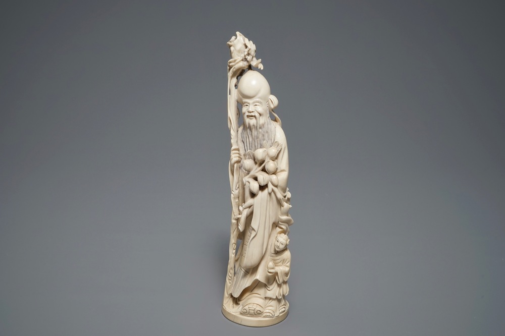 Une figure de Shou Lao en ivoire sculpt&eacute;, Chine, 1&egrave;re moiti&eacute; du 20&egrave;me