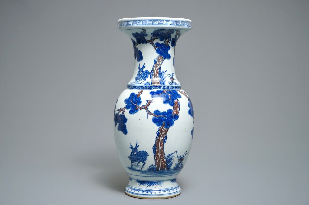 19-20世纪 青花釉里红 蝠鹿纹瓶