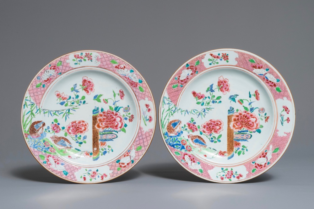 Une paire de plats en porcelaine de Chine famille rose &agrave; d&eacute;cor de cailles parmi fleurs, Yongzheng/Qianlong