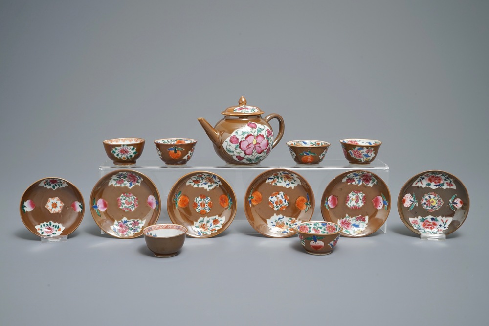 乾隆 粉彩花卉纹茶壶和茶杯六套