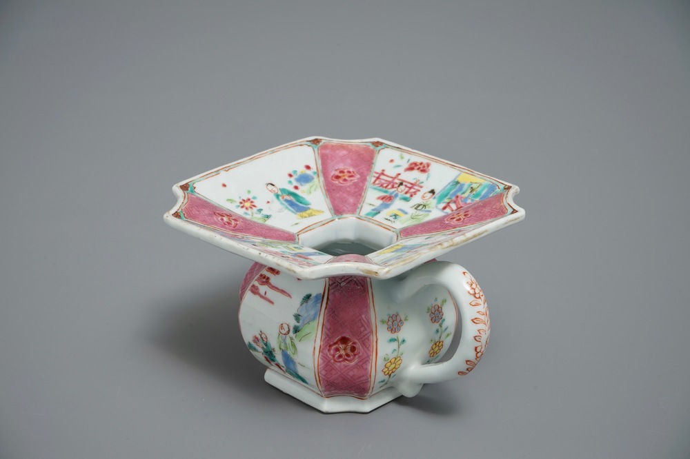 Un crachoir en porcelaine de Chine famille rose, Yongzheng/Qianlong