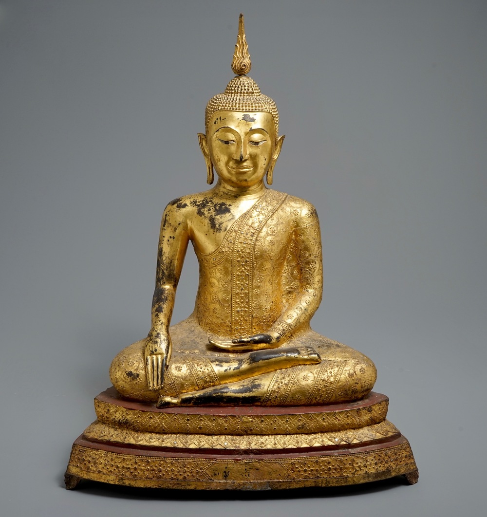 Een grote Thaise verguld bronzen boeddha op lotustroon, Rattanakosin, 19e eeuw