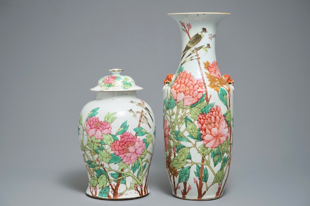 Two Chinese qianjiang cai vases with birds and blossoms, 19/20th C.