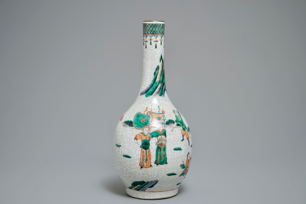 A Chinese famille verte crackle ware bottle vase, 19/20th C.