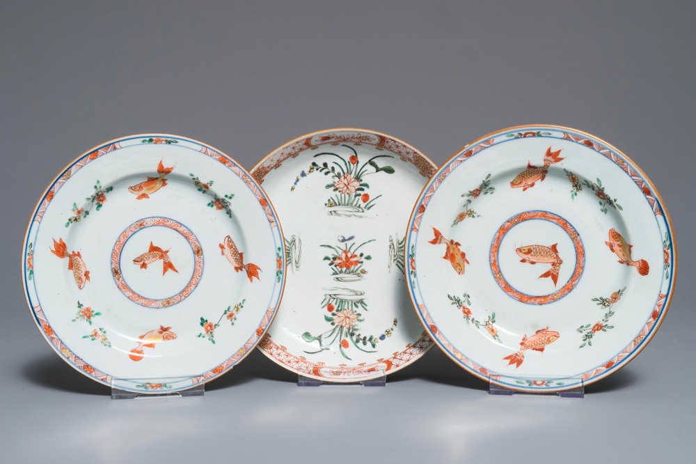 Trois assiettes en porcelaine de Chine famille verte, Kangxi