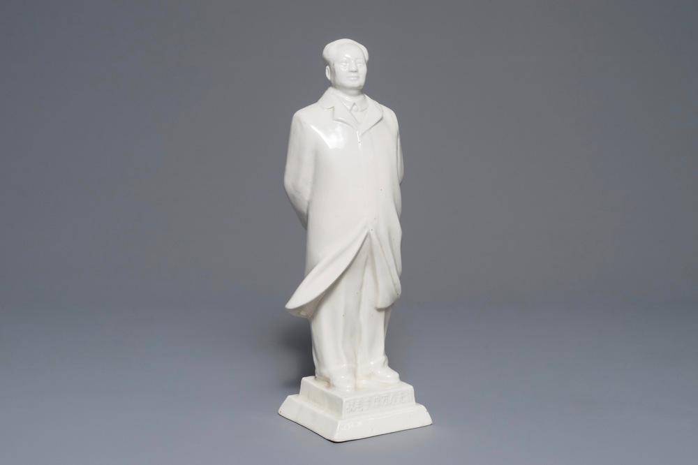 A tall Chinese figure of Mao Zedong standing on an inscribed base, marked, 2nd half 20th C.