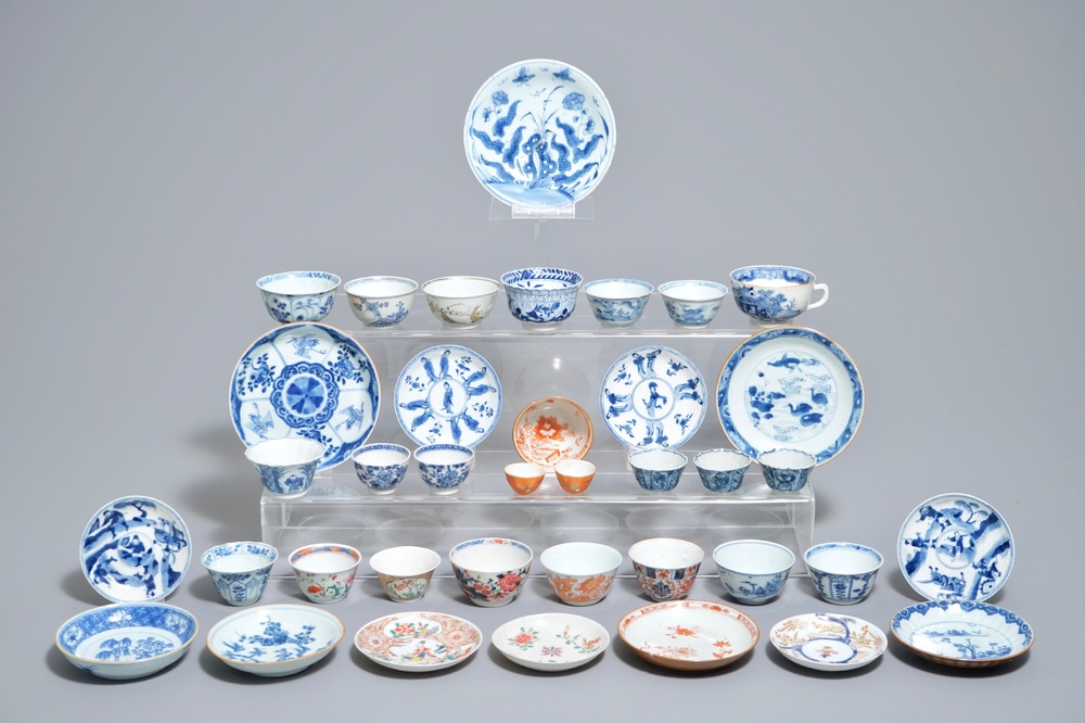 Une collection de tasses et soucoupes en porcelaine de Chine, Kangxi et apr&egrave;s