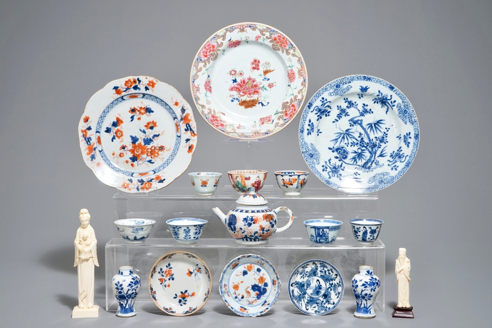 A varied collection of Chinese 18th C. porcelain and two ivory figures, 1st half 20th C.