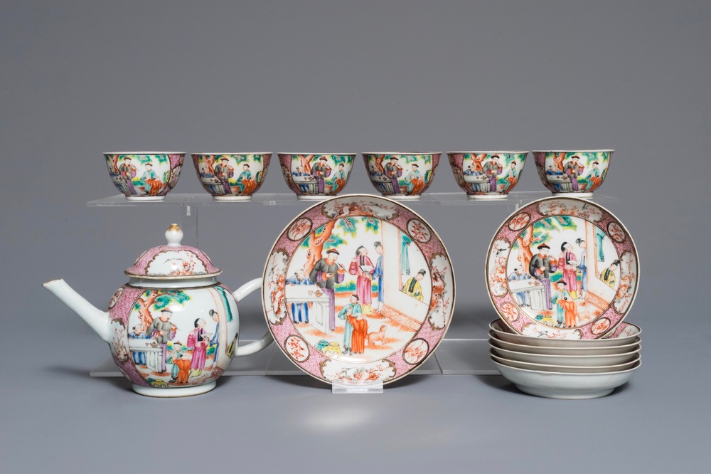 Een Chinees famille rose theeservies met mandarijns decor, Qianlong