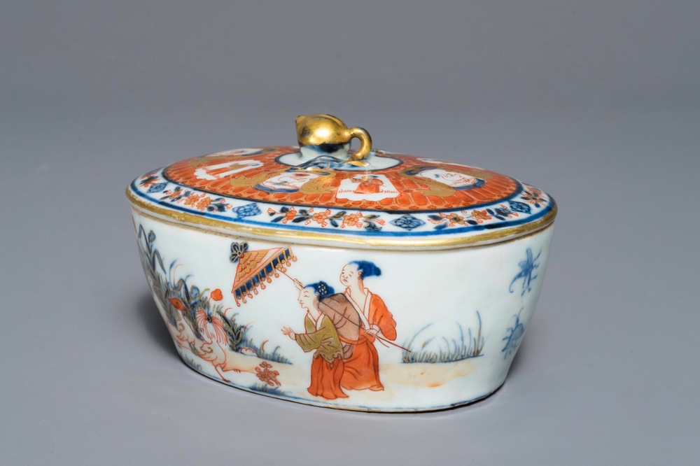 Un beurrier en porcelaine de Chine de style Imari &agrave; d&eacute;cor &quot;Dames au Parasol&quot;, Qianlong, ca. 1736-1738