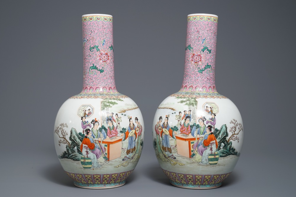 A pair of Chinese famille rose tianqiu ping vases with figures, 20th C.