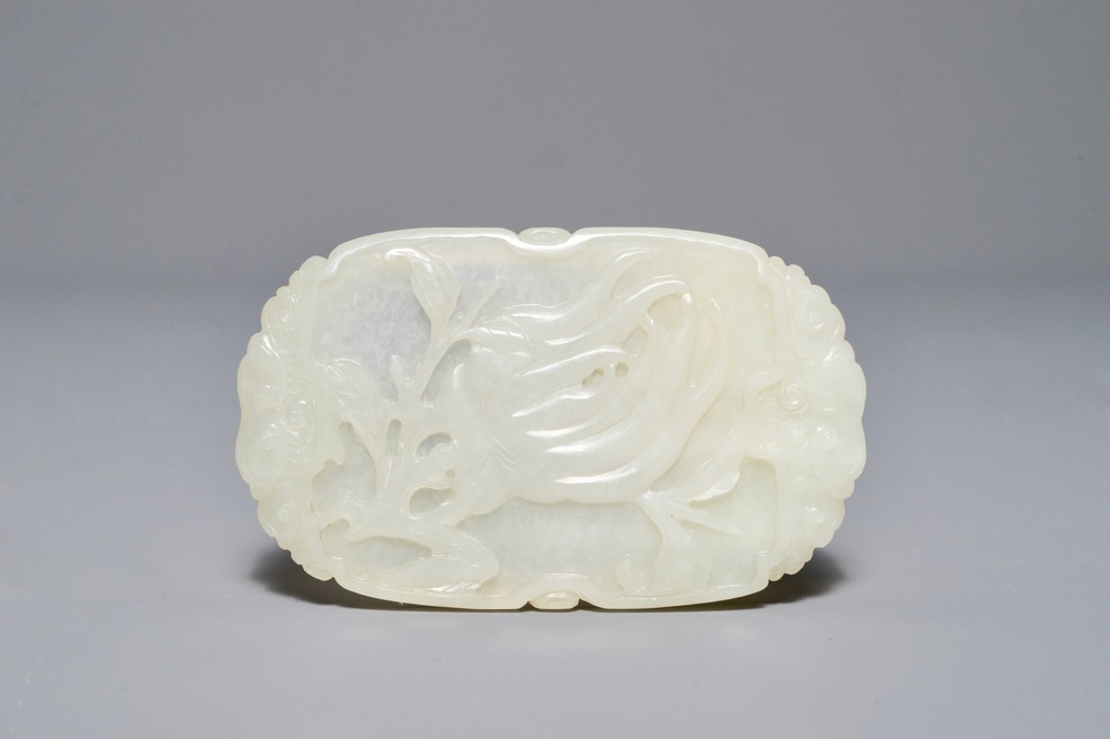 Een Chinees reli&euml;f in witte jade met een Boeddha's hand, 19e eeuw