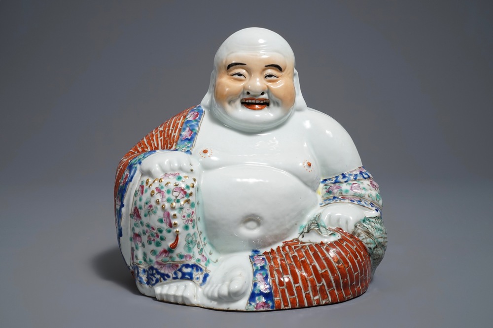 A Chinese famille rose model of Buddha, 19/20th C.