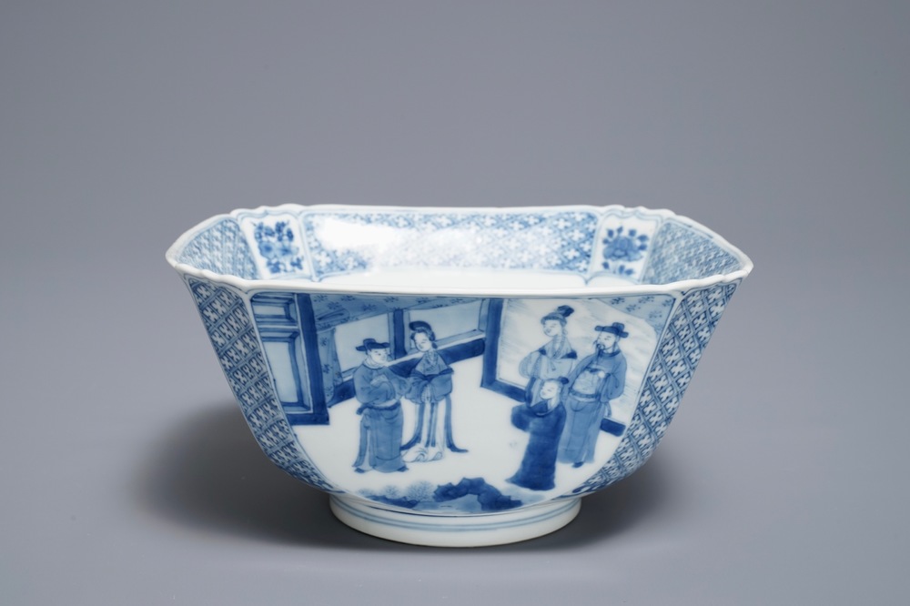 Een vierkante Chinese blauwwitte kom met figuren, Chenghua merk, Kangxi