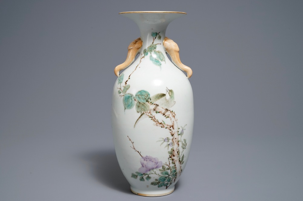 A Chinese qianjiang cai vase with birds and flowers, 19/20th C.