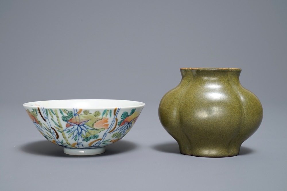 A Chinese 'teadust' vase and a doucai bowl, Yongzheng and Qianlong mark, 18th and 20th C.